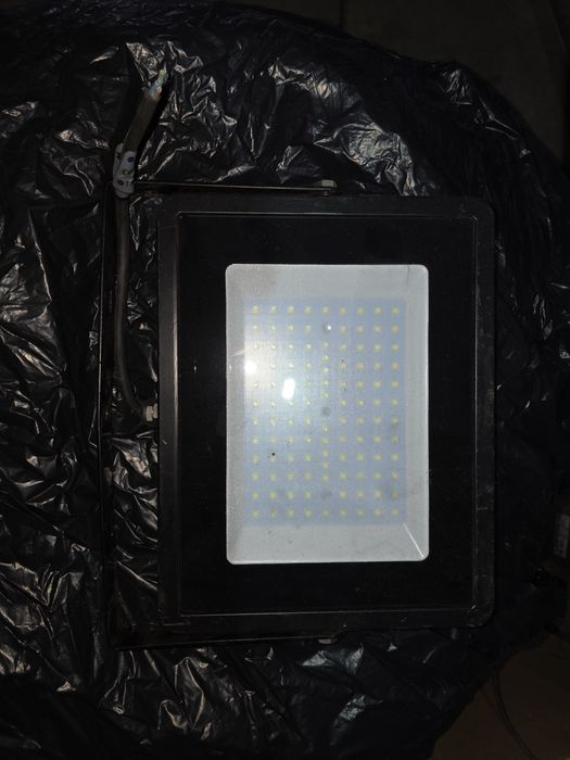 Продам Led прожектора 100w