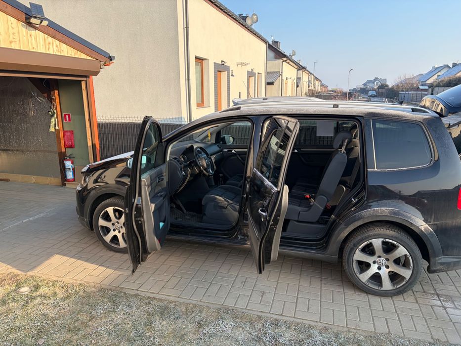Volkswagen Touran Cross 2.0TDI 140km  7 osob polecam