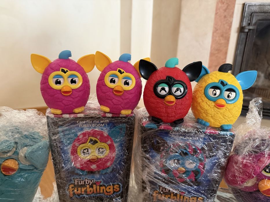 Mini Furby Boom McDonald's 2014 – Brinde Happy Meal Vermelho e Preto