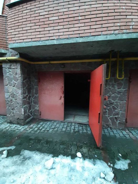 Продається гараж вул.Галицька 64 в