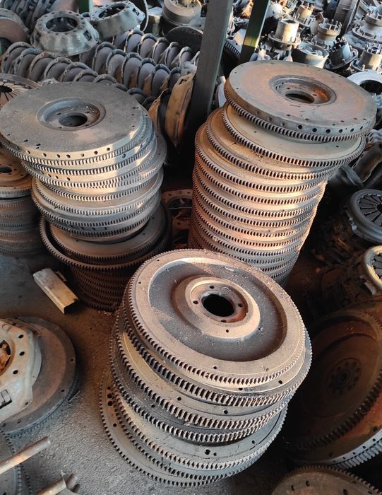 Маховик сцепления ГАЗ 52 53 3307 66 ПАЗ ЗИЛ 130 131 МТЗ КамАЗ ЯМЗ МАЗ