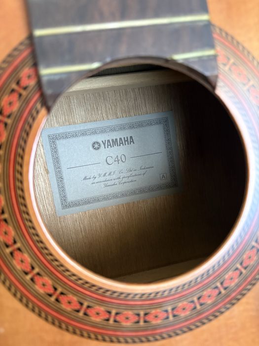 Guitarra Yamaha C40