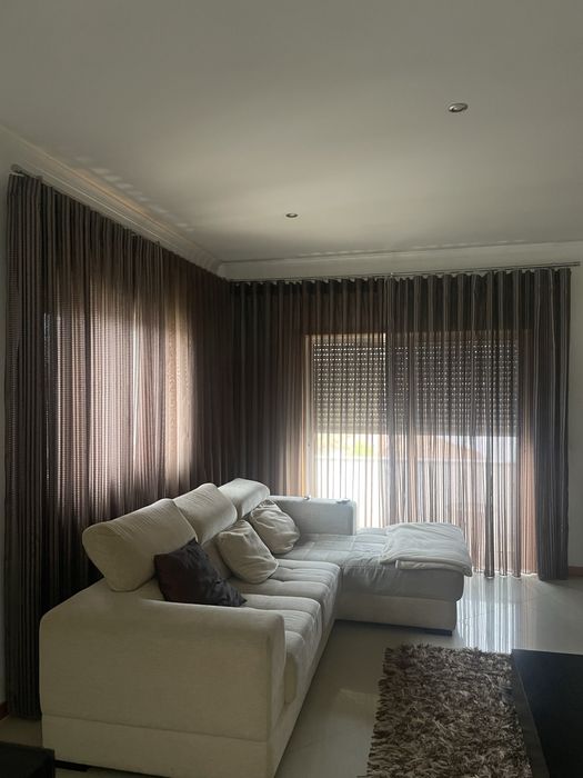 Cortinas tom castanho usadas