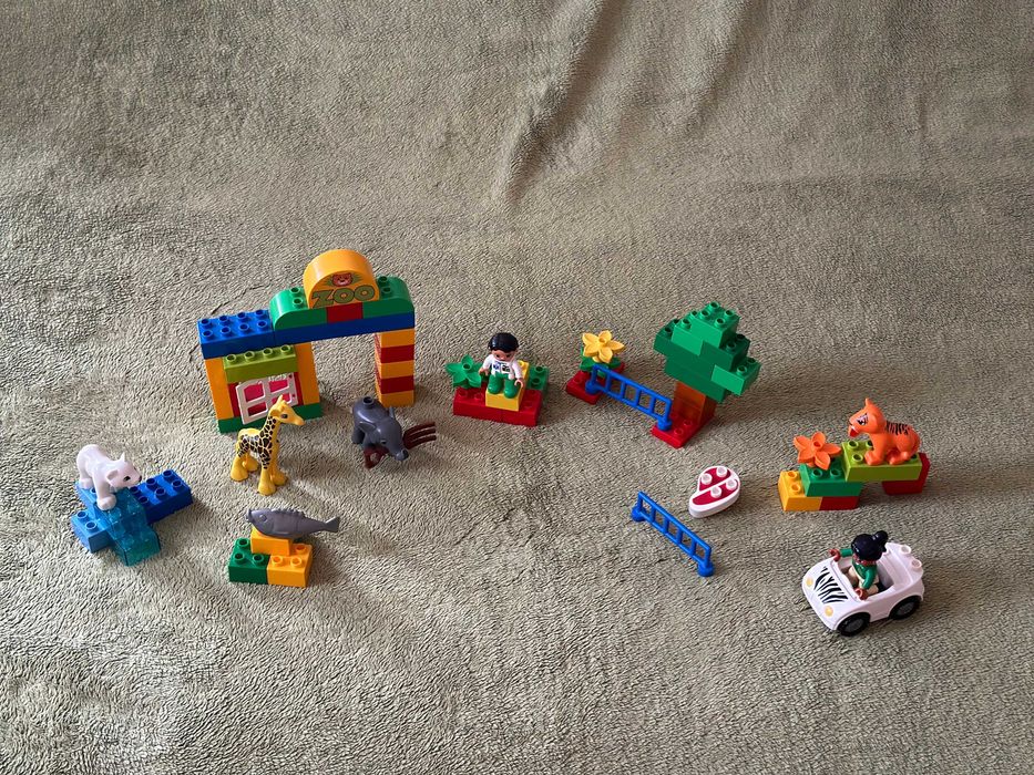 LEGO DUPLO Навколо світу та Зоопарк