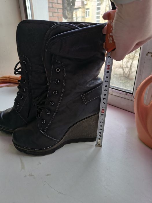 Зимові жіночі чоботи на платформі р40