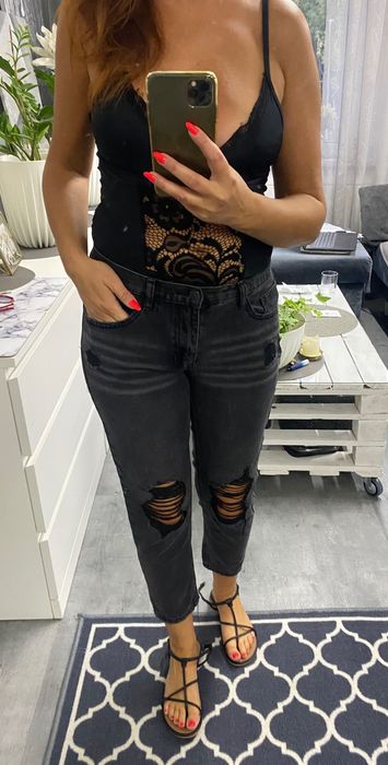 Czarne szare jeansy spodnie z dziurami mom boyfriend S M