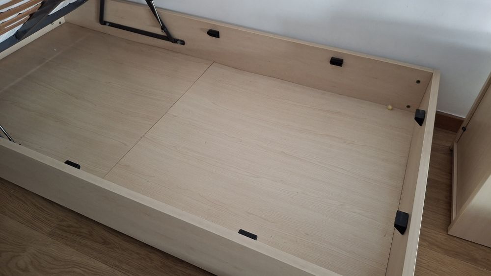 Cama com estrado elevatório e colchão incluído 195x95cm