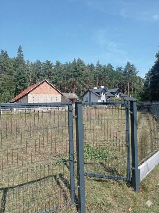 Sprzedam ogrodzoną działkę pod budowę 7.5a.
