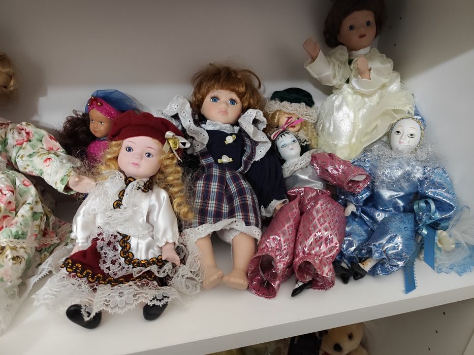 Coleção de bonecas.
