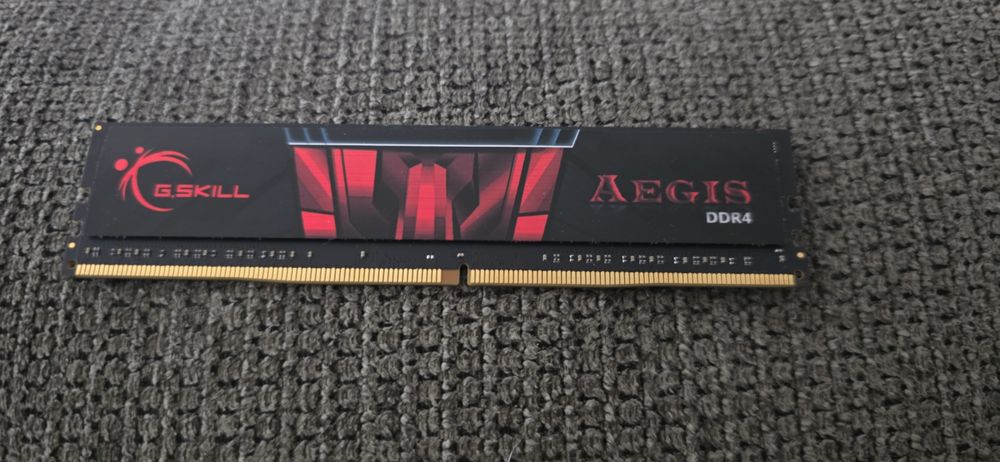 Memória RAM G.Skill Aegis 8GB DDR4-2400MHz CL15