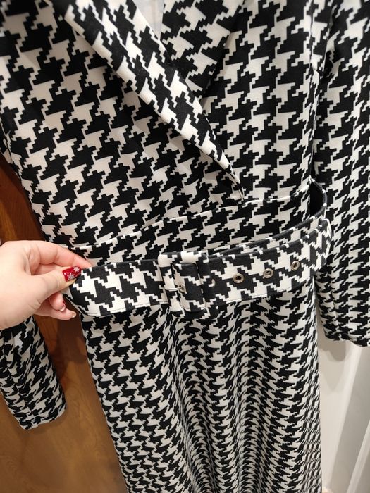 Paka eleganckich sukienek damskich