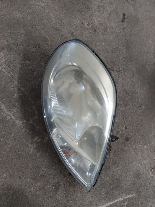 Farol direito opel vivaro