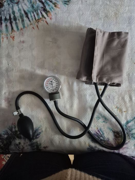 Esfignomanometro com fuga de ar