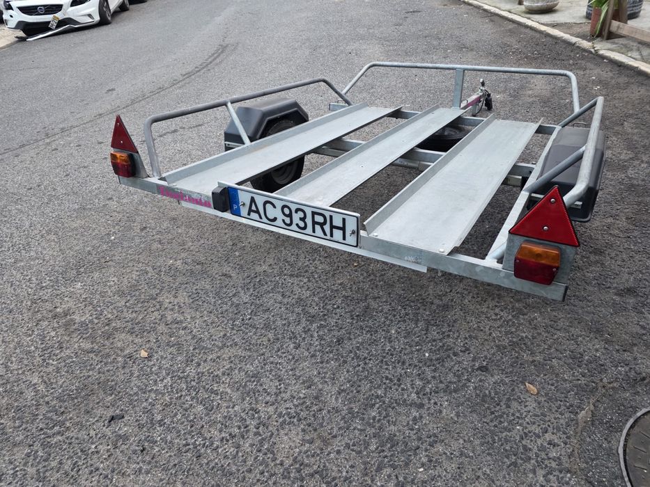 Atrelado TONIAUTO basculante