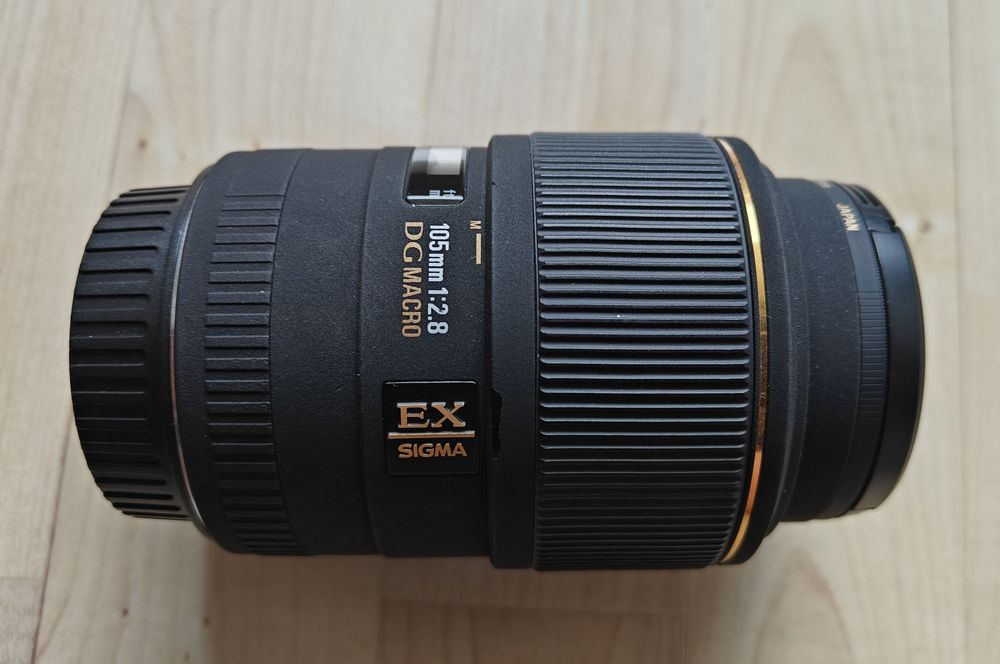 Obiektyw SIGMA 105mm f2.8 EX DG MACRO