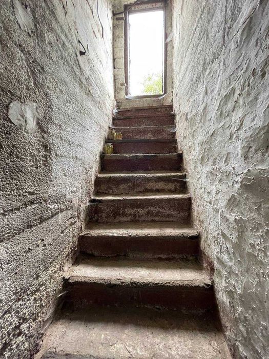 Продам ровный участок и 3 к дом под ремонт Таромское