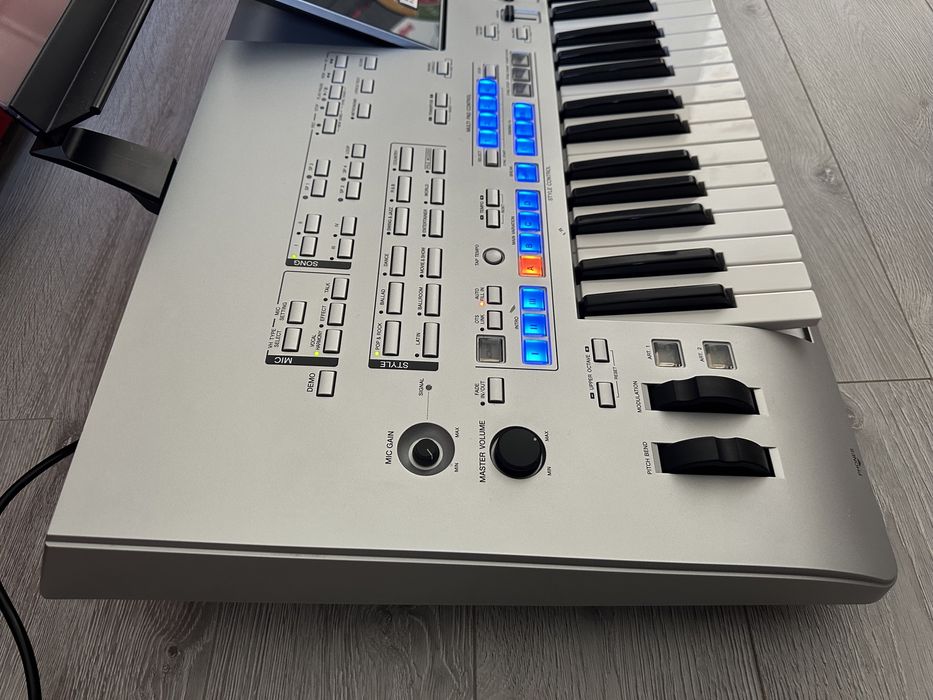 Yamaha Tyros 4 HD duzo styli