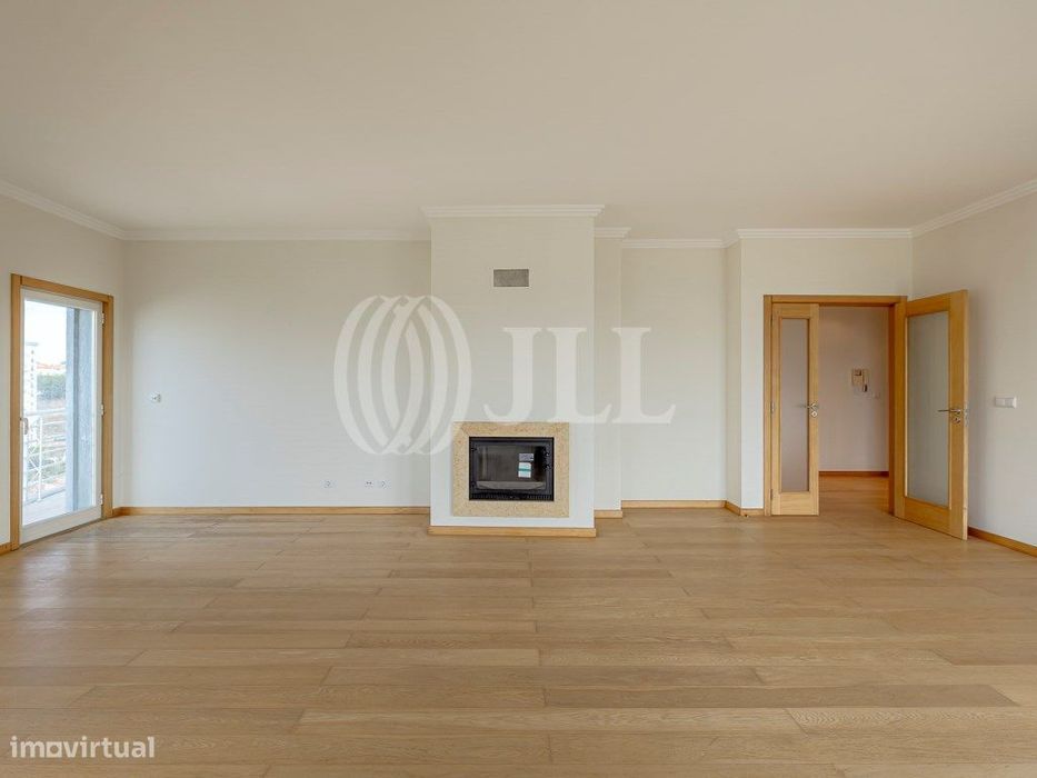 Apartamento T3 no condomínio L Towers, em Paço de Arcos