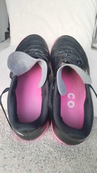 Halówki Adidas Copa dziewczęce.