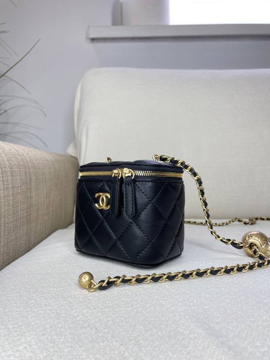 Chanel Pearl Crush Mini Vanity Case чорна сумка на ланцюжку