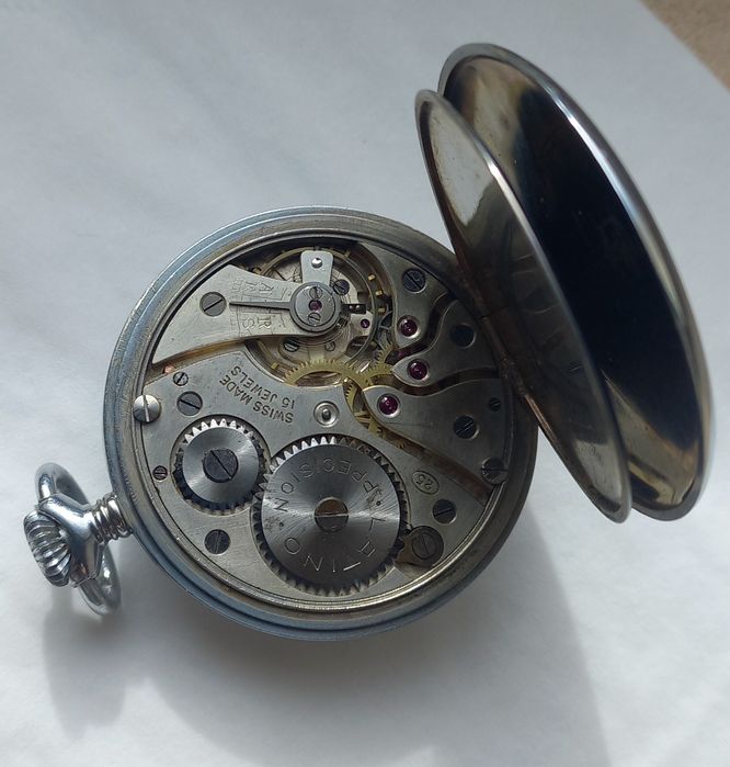 Relógio Bolso LATINO excelente, e bracelete nova, feita à mão.