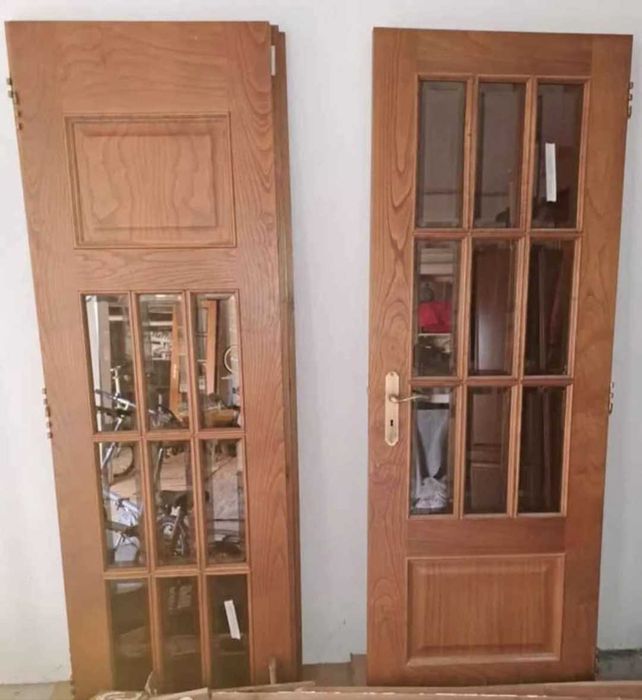 Portas em madeira de  interiores