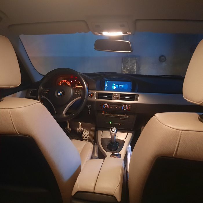 BMW BMW 318d apenas 160000kms em bom estado
