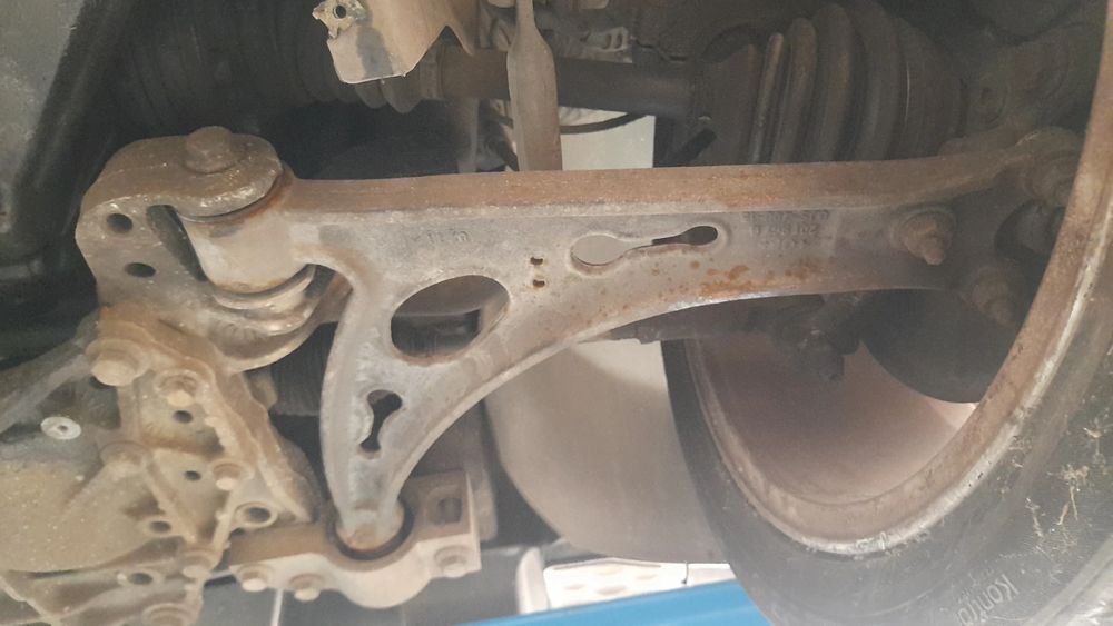 Braço de suspensão frente esquerdo AUDI A3 (8P1)