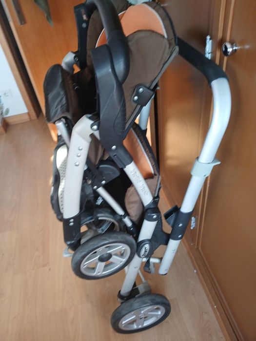 Carrinho passeio duplo gémeos ou irmãos idades próximas