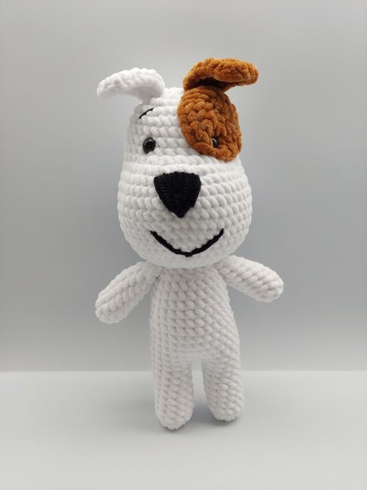Piesek Reksio wykonany na szydełku pluszak zabawka handmade