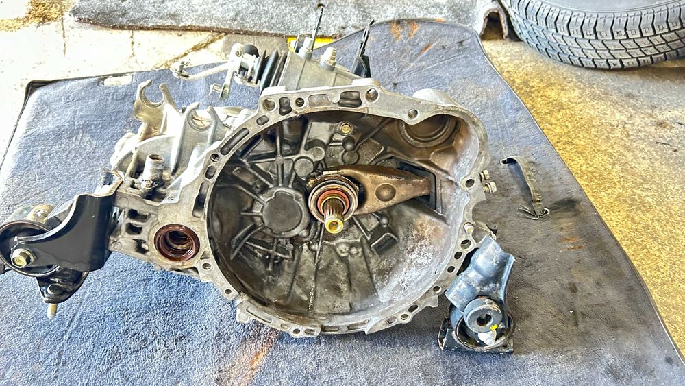 Caixa de Velocidades Toyota 2.0 D Ano 2000