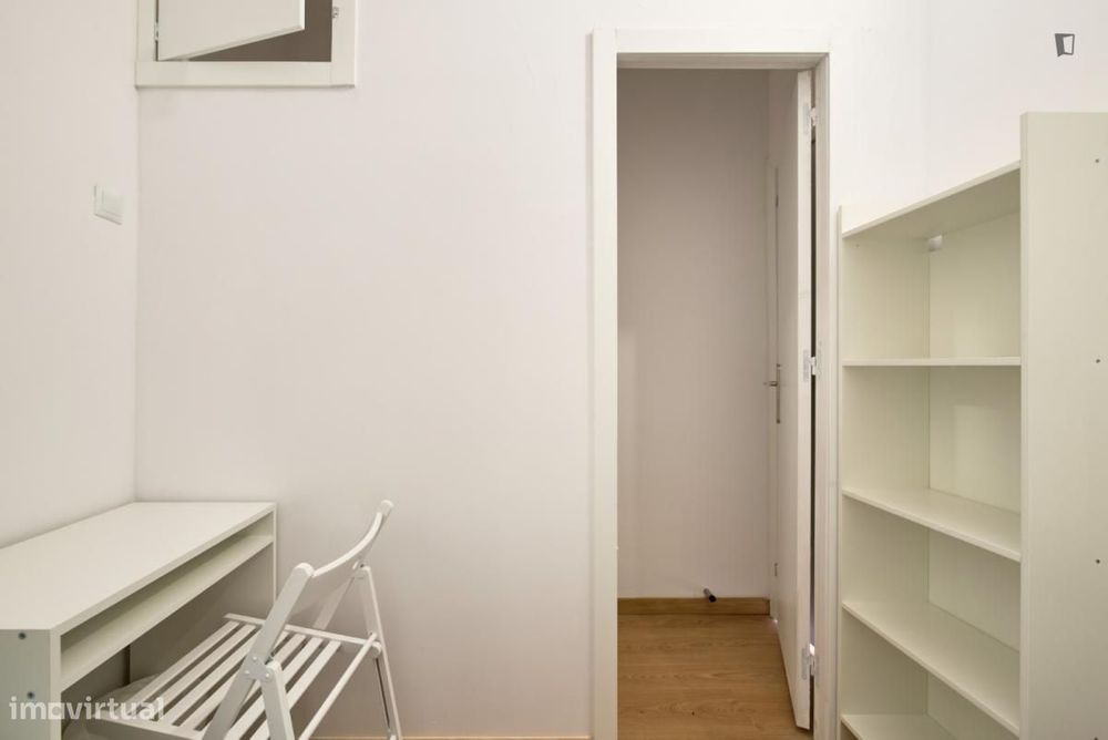Quarto - localizado em Benfica Lisbon