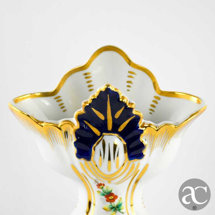 Jarra de Altar, Porcelana Artibus, 32 cm de altura, pintada à mão