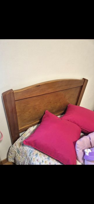Jogo de quarto em madeira  solteiro  completo