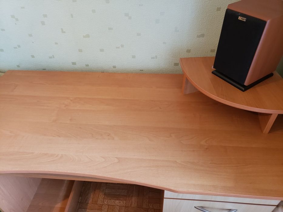 Стол письменный комьютерный