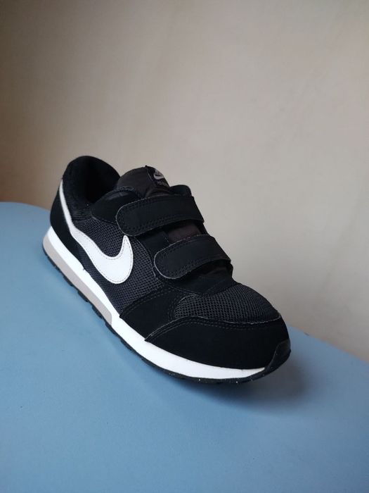 Кросовки Nike 35p мокасини хайтопи кросівки