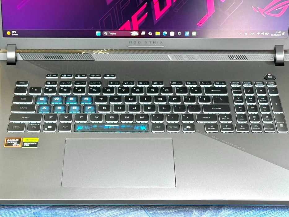 Повністю НОВИЙ / Asus Rog Strix G18 G814F / RTX 5070 / AMD Ryzen 9 9955Hx