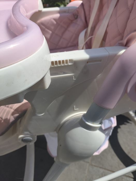 Стілець для годування немовля