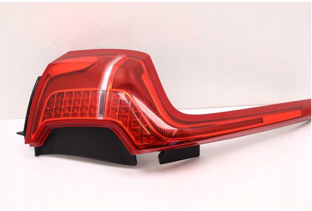 volvo xc90 фонари левый правый