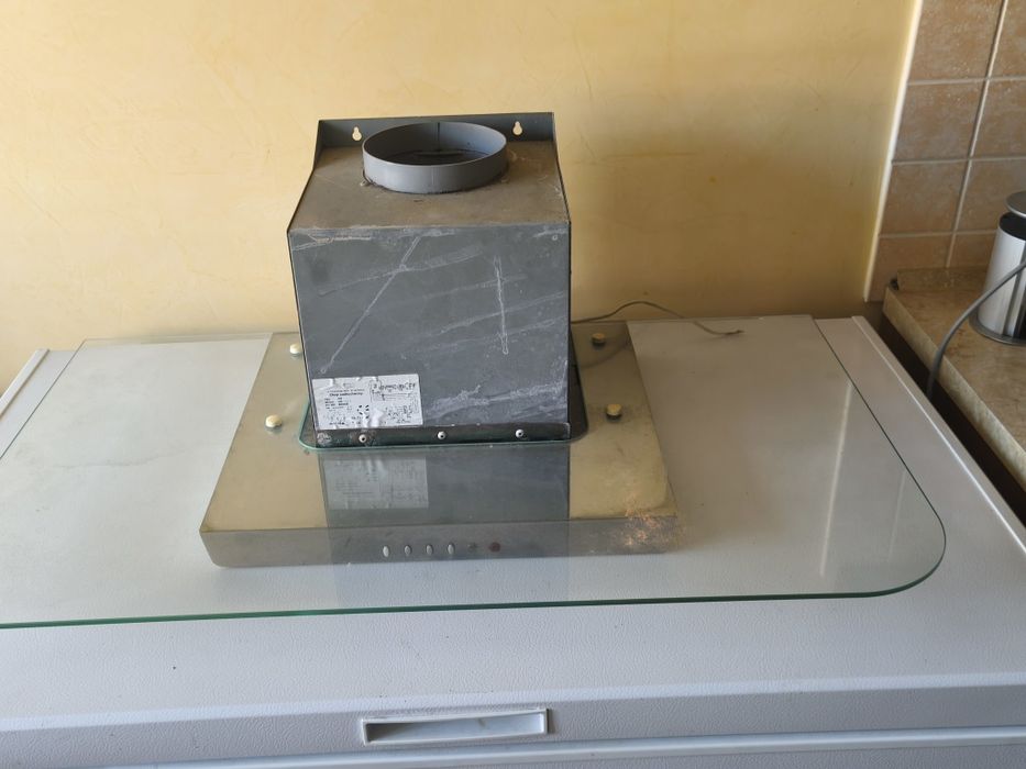 Продам витяжку б/у