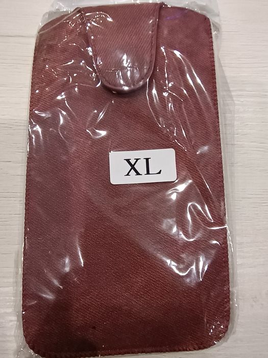 Etui uniwersalne na telefon