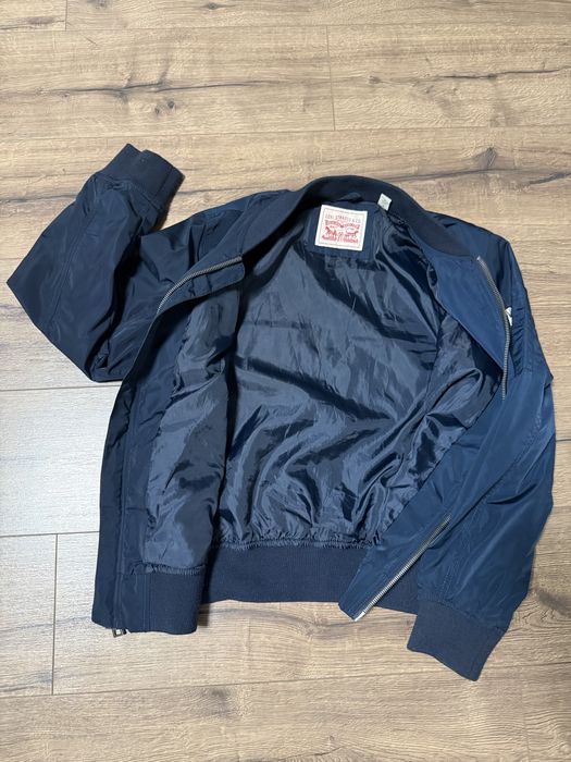 Бомбер Levis оригінал. Неутеплений.