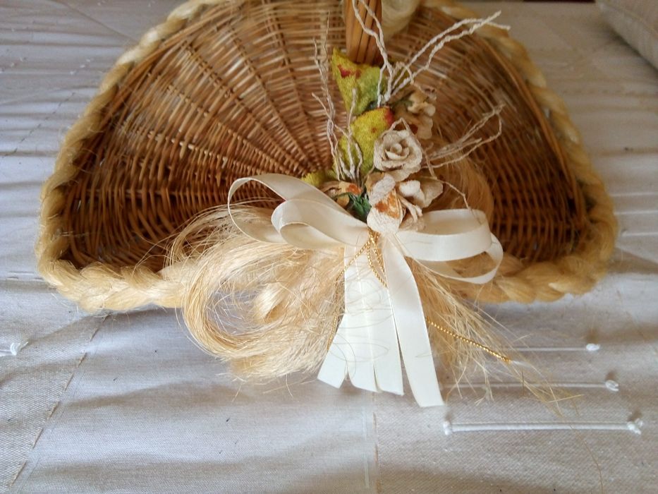 Cesto em verga para lembranças.