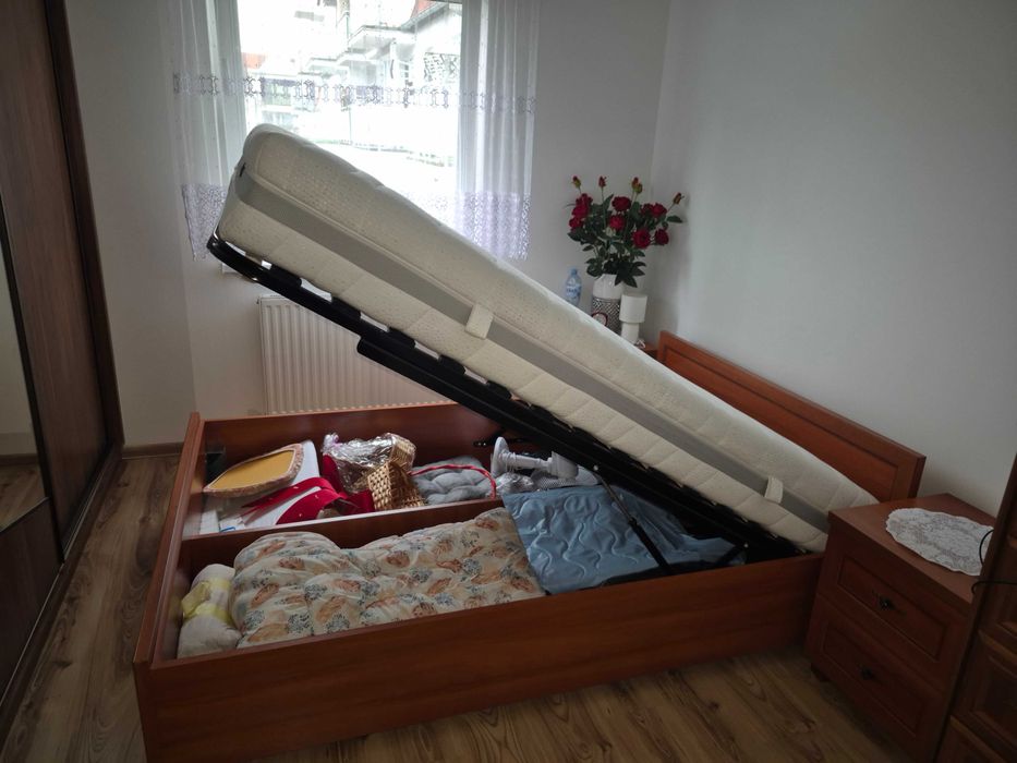 Łóżko  2-osobowe do sypialni + Materac,zakupiony. Data 1.10.2024