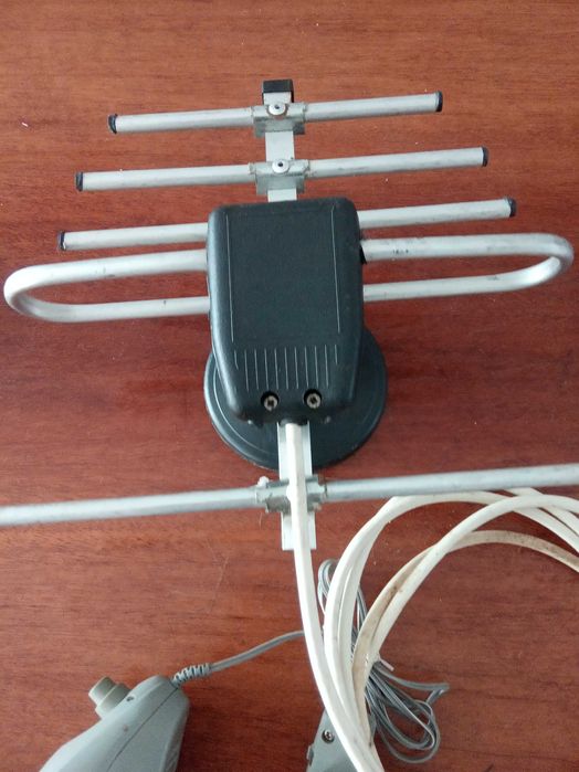 Антена Телевезійна з підсилювачем антена теле антена з усилителем