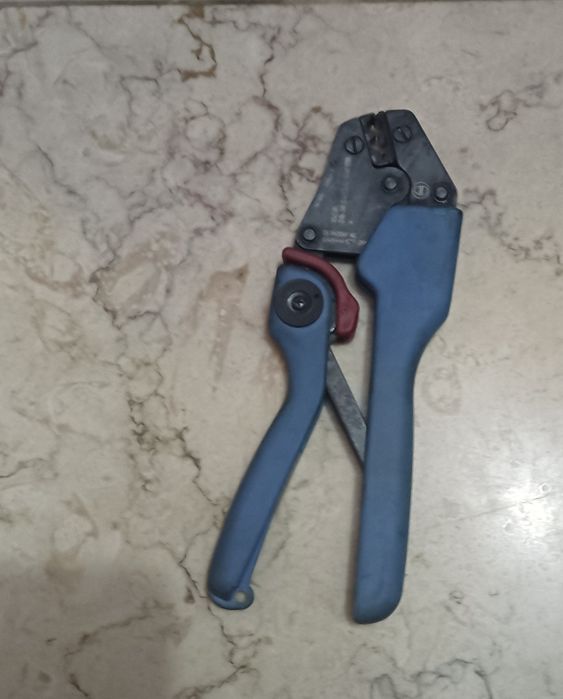 Alicate Harting e outros