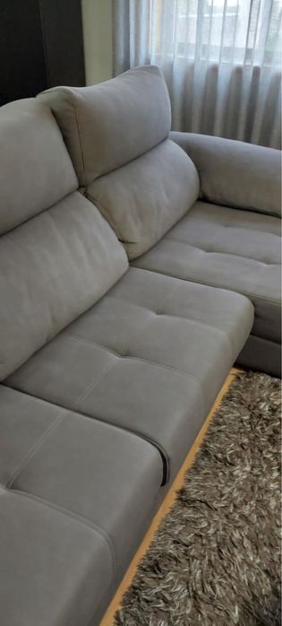 Sofá com chaise longue