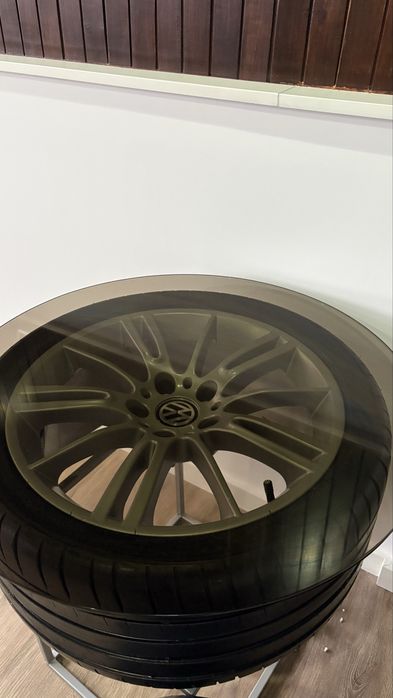 Mesa de centro com pneu