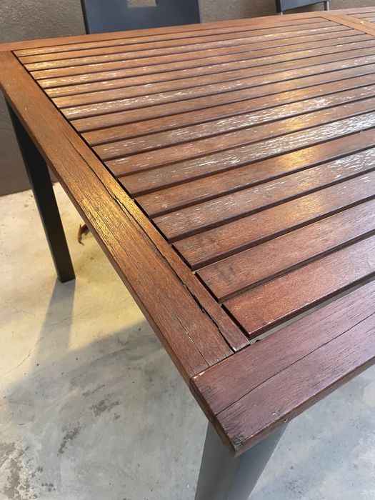 Mesa de refeição de jardim