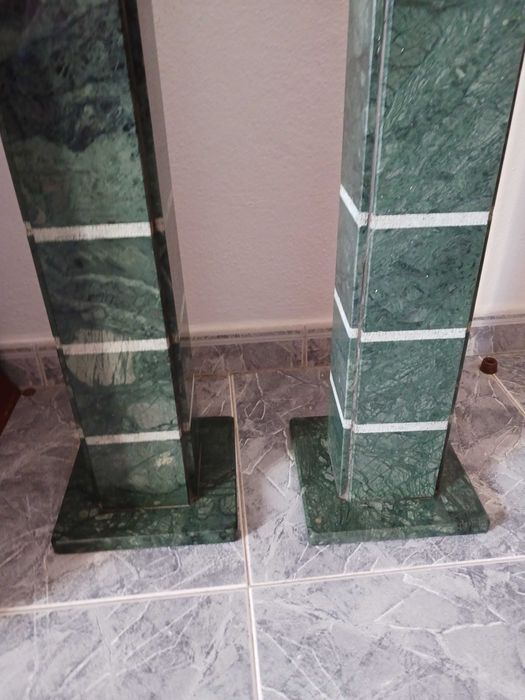 Colunas em mármore Verde Alpi